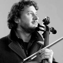 Foto 1: Andrej Gál, violončelo